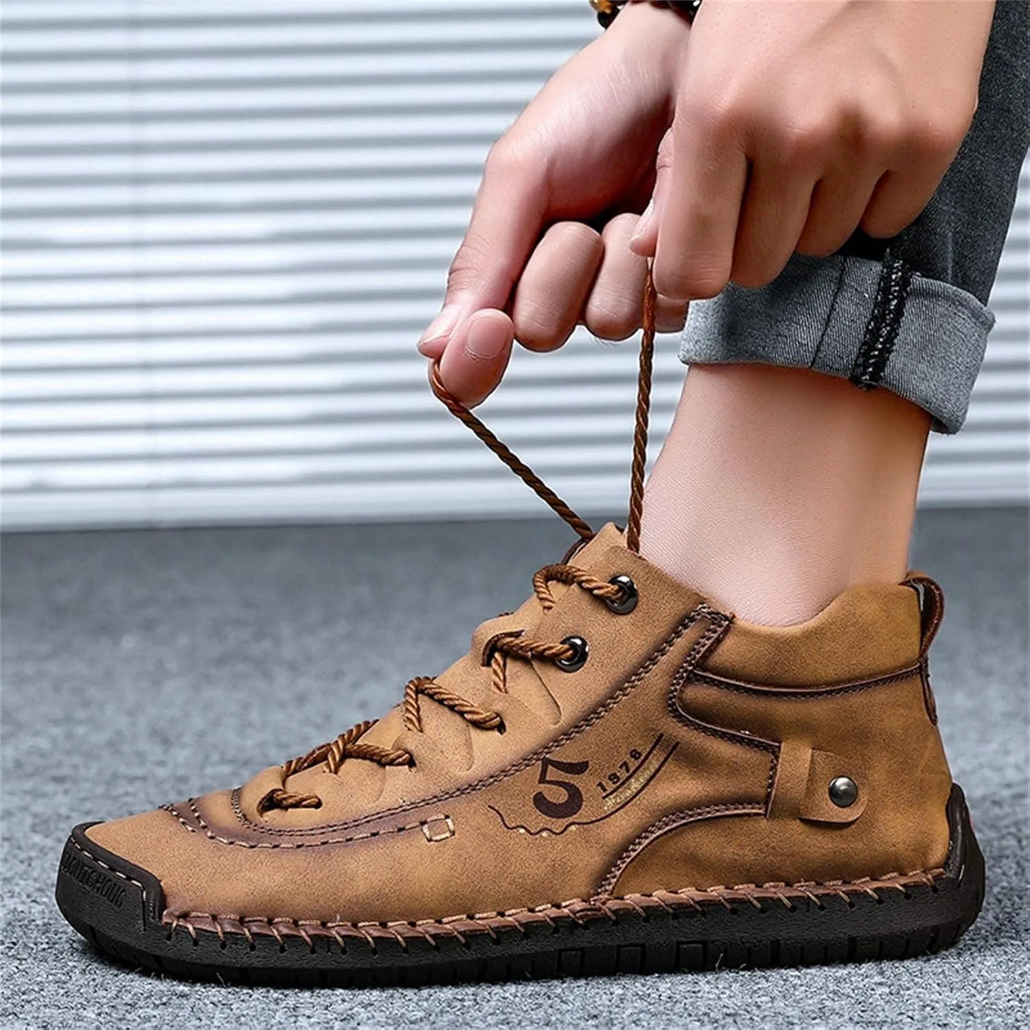 Men Shoes Dress Leather Soles Fashion Summer and Autumn Men Leather Shoes Flat Soft Bottom Comfortable Mid Top Lace Up Casual Men Leather Chukka Boot